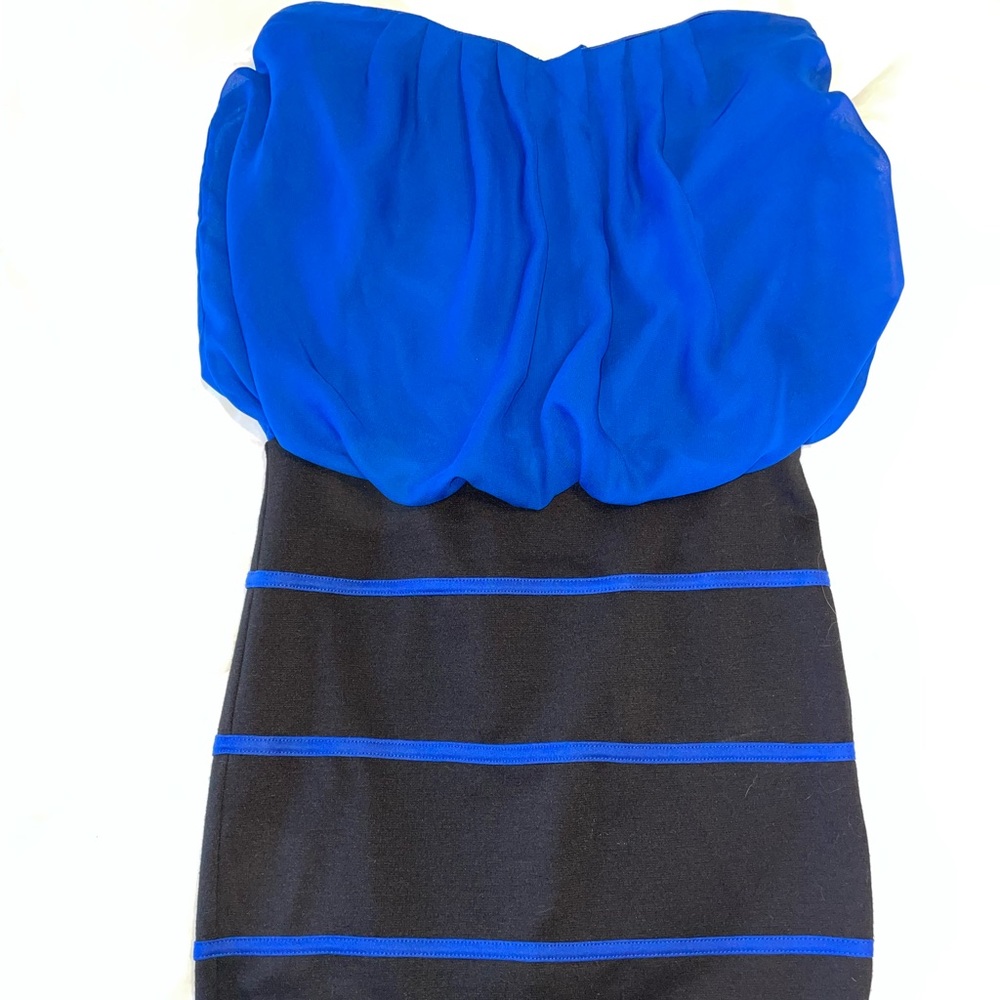 Size XS, worn ONCE. Tight fitting mini dress